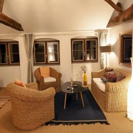 Les Trois Baudus Apartment *